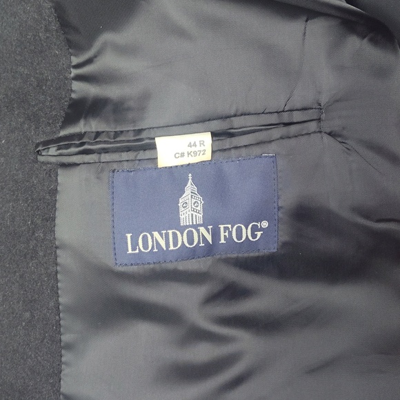 Men's signature wool blend overcoat. London Fog. Size 44R, Dark charcoal 42 inch - Picture 2 of 3